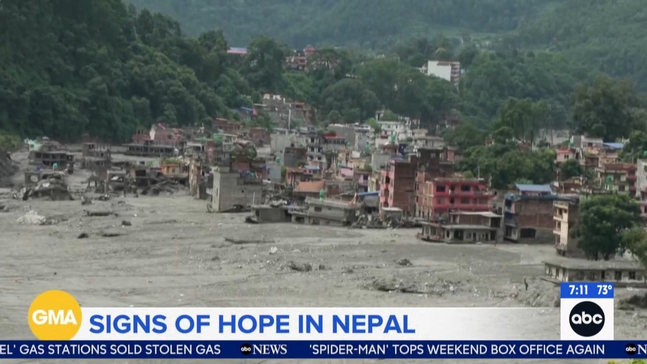 Source-feed image associated with Nepal-Tibet flood death toll surpasses 900, officials say, more than 4,700 missing