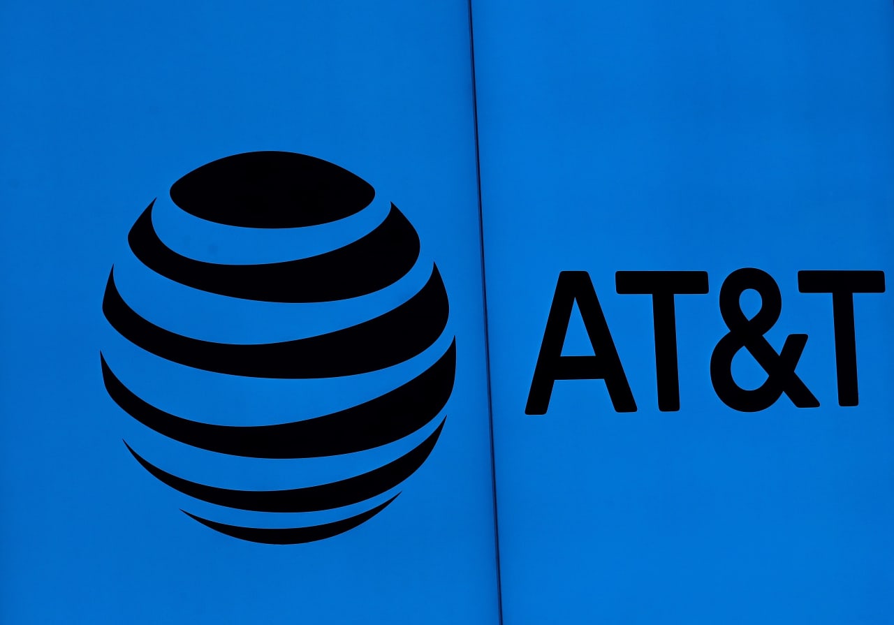 Image from linked report: AT&T’s stock looks like the smartest bet in the wireless sector, analyst says