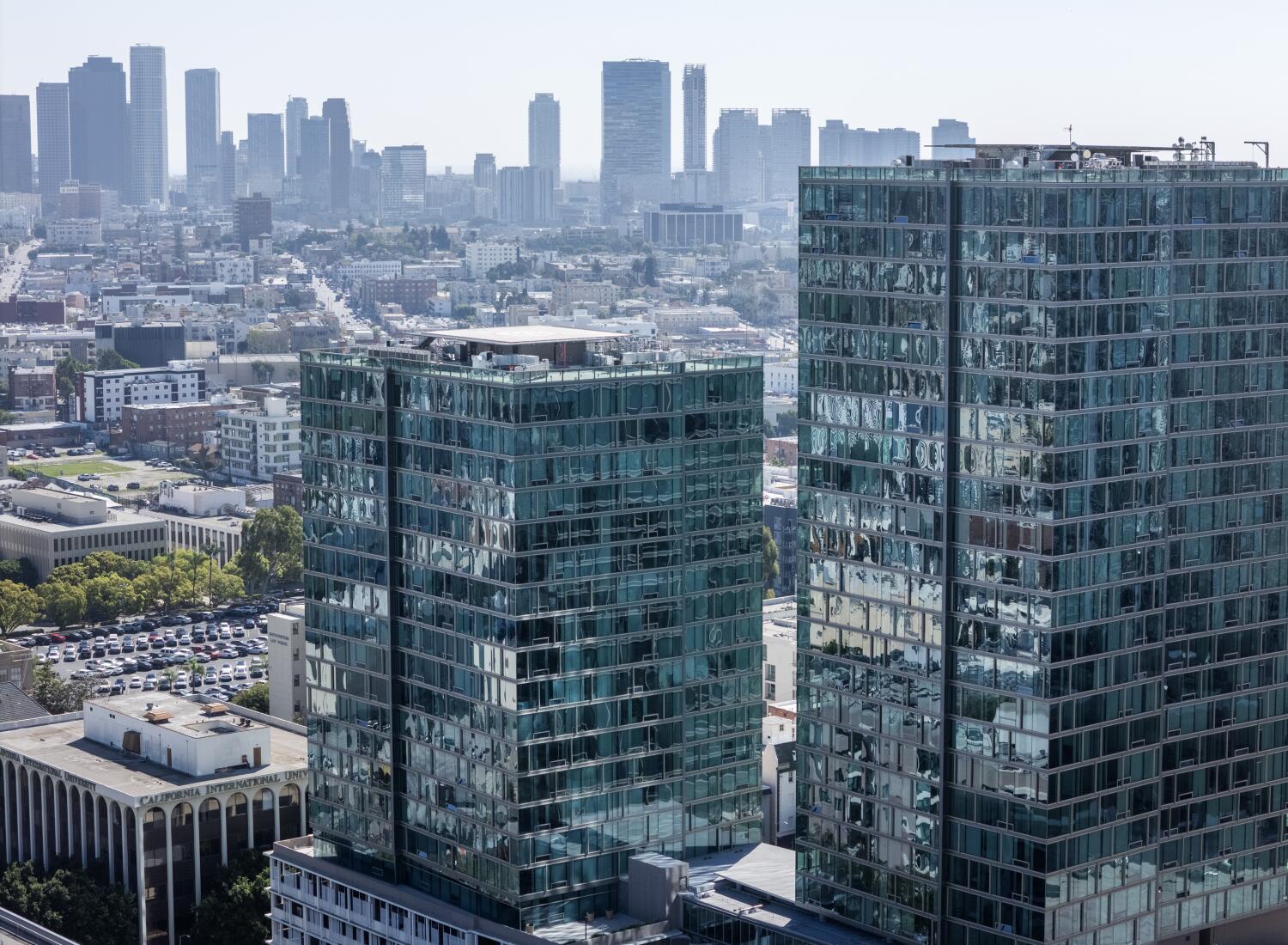 Source-feed image associated with Ex-LAPD officer gets life sentence for home invasion robbery of teen's crypto fortune