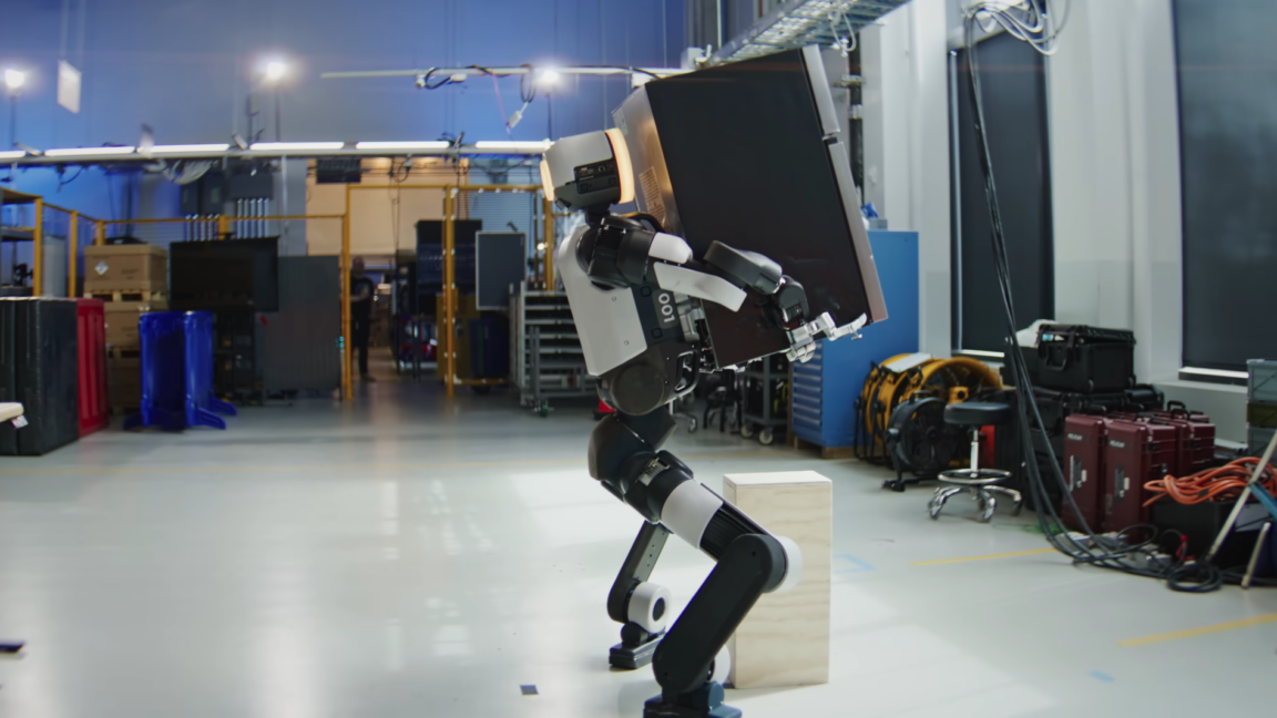 Source-feed image associated with South Korea to spend $1T on more memory chip production and humanoid robots