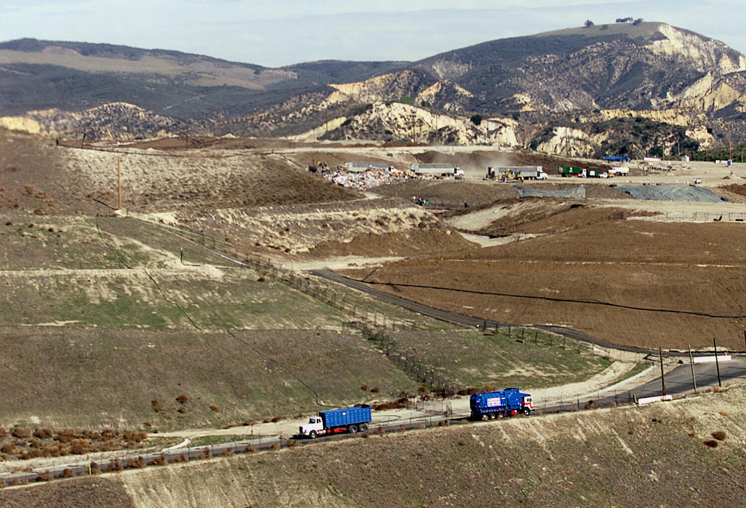 Source-feed image associated with Simi Valley landfill gets rotting food from warehouse fire, raising odor complaints from neighbors