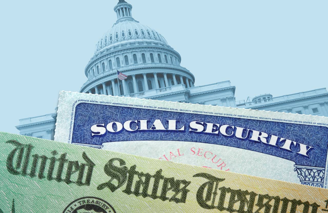 Source-feed image associated with Social Security is looking at a $500-a-month cut. Could a new bipartisan commission make a difference?