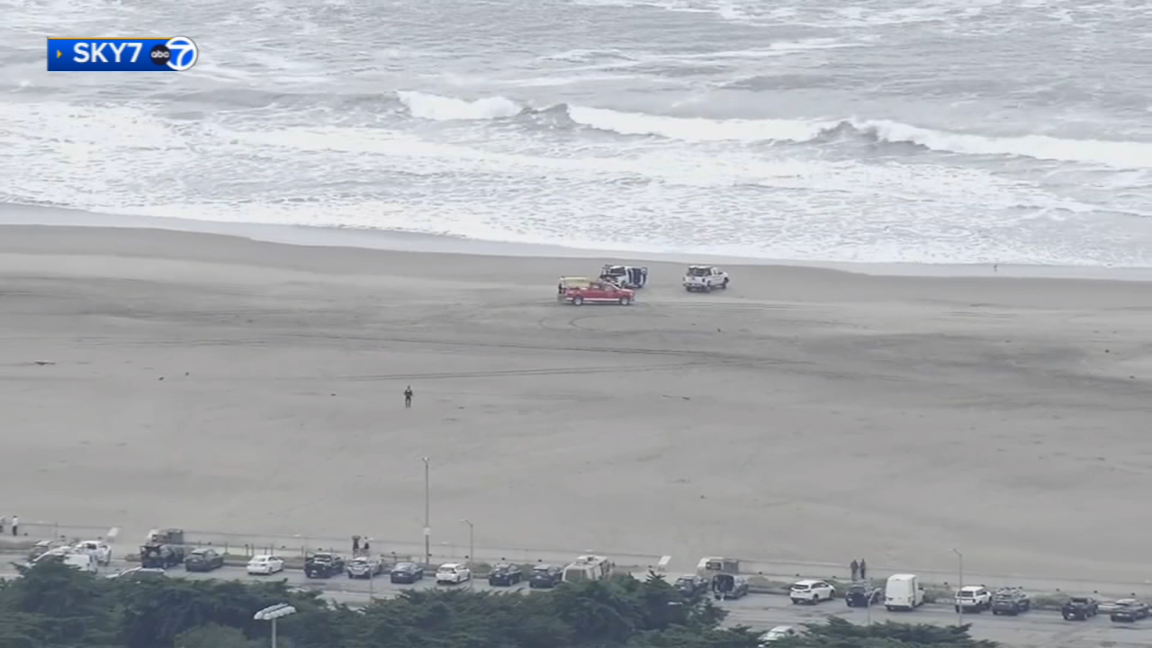 Source-feed image associated with Surfer dies at San Francisco's Ocean Beach despite numerous lifesaving efforts