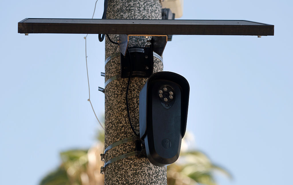Source-feed image associated with Flock “can’t tech its way out” of the stalker cop problem, experts say