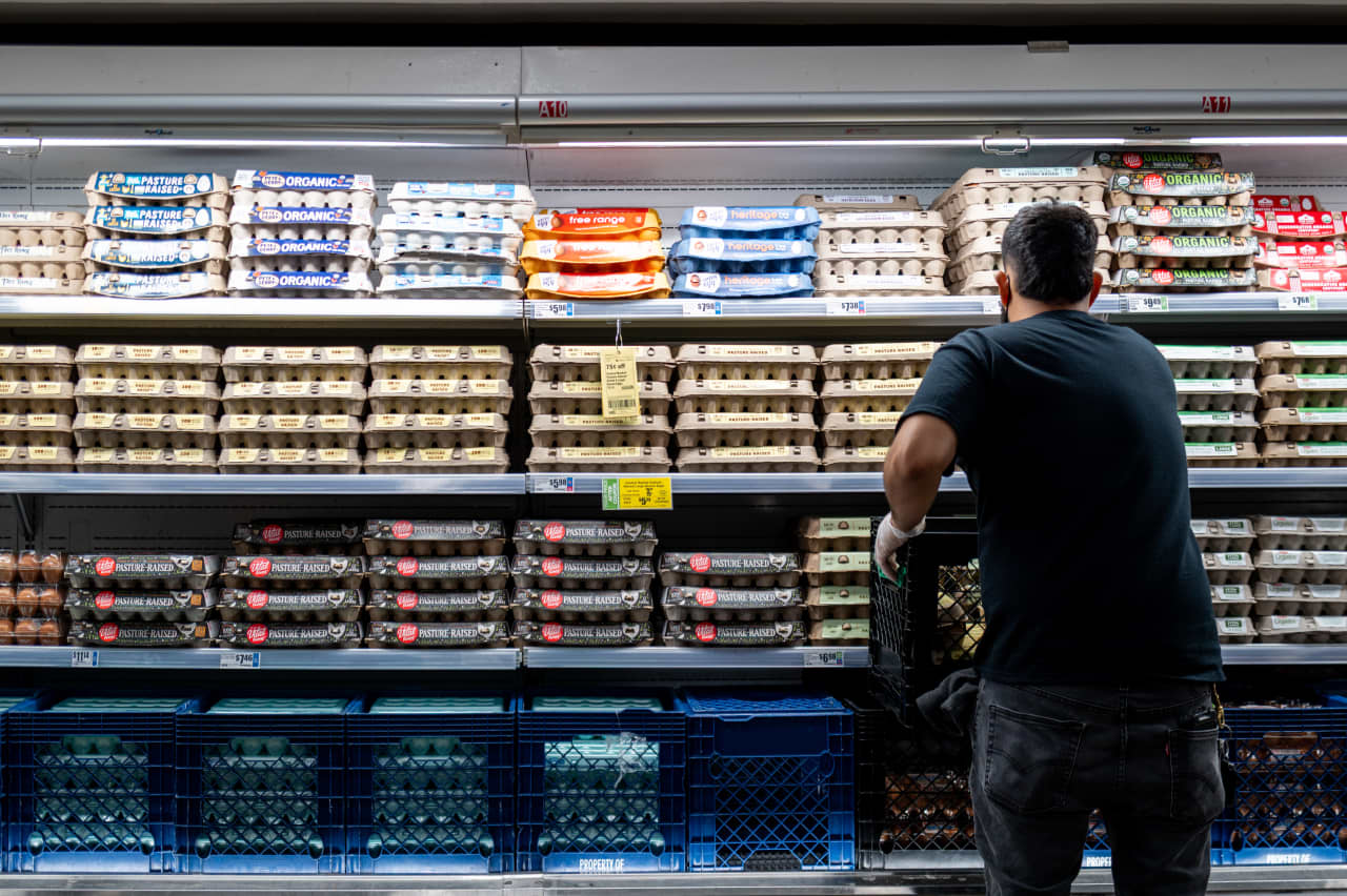 Source-feed image associated with Paychecks are rising faster than prices for a change — but when will consumers feel the relief?