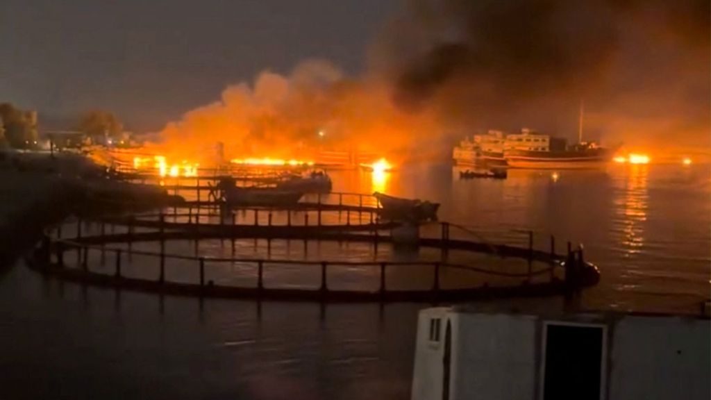 Source-feed image associated with Renewed U.S.-Iran fighting threatens shipping and hopes of ending war
