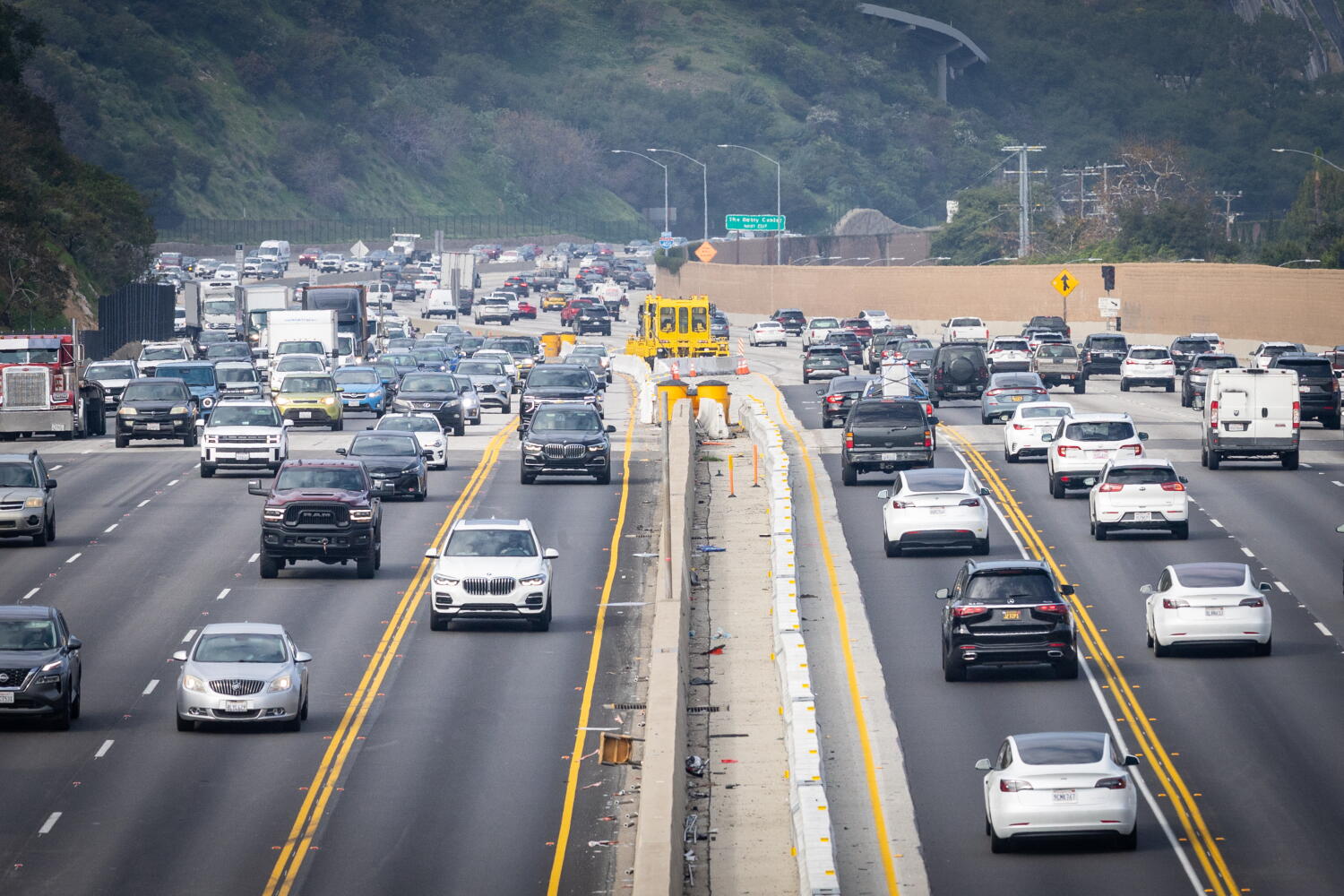 Image from linked report: Traffic sign on 405 hacked to display pro-Iran website