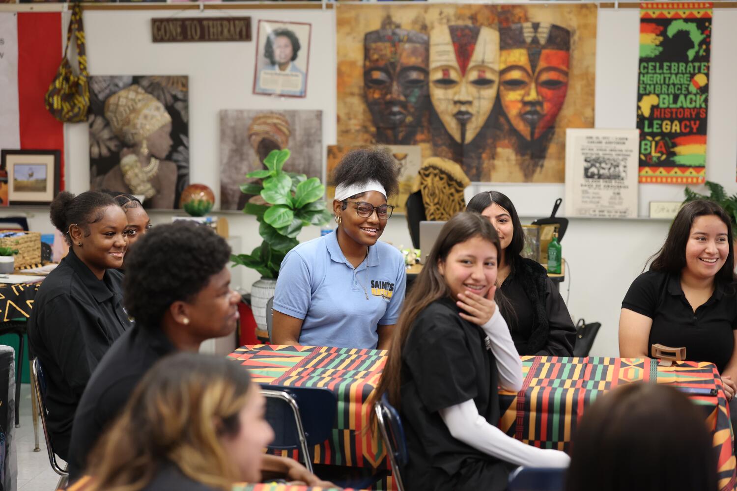 Source-feed image associated with Locke High's grand charter school experiment faces shutdown as LAUSD moves to take back campus