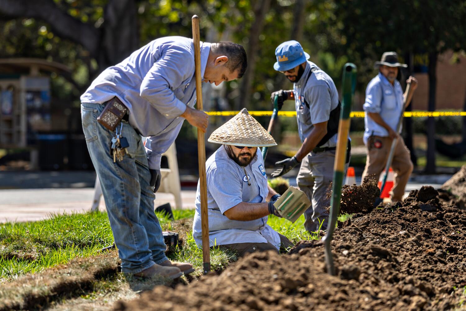Source-feed image associated with Heat wave smothering Southern California nears its peak