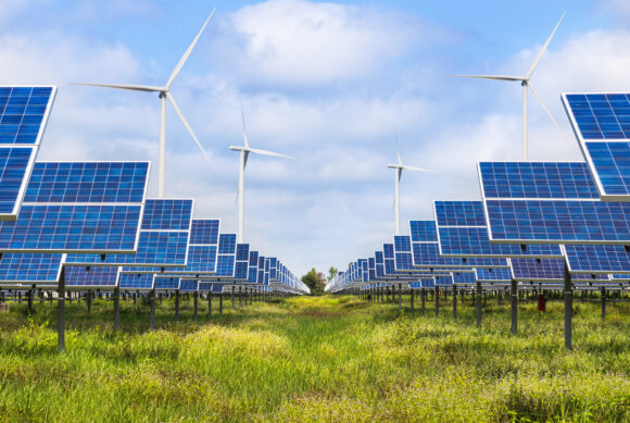 Source-feed image associated with Stalled US Permits Threaten $121 Billion in Wind and Solar Investment, Report Shows