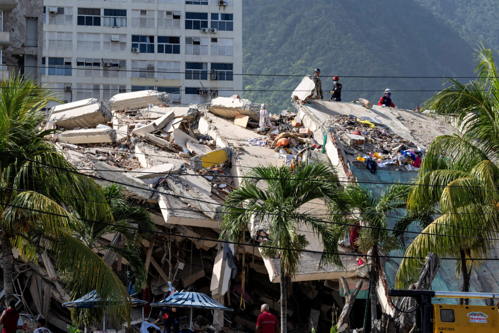 Source-feed image associated with Desperation mounts in Venezuela as the earthquake death toll rises to 1,430