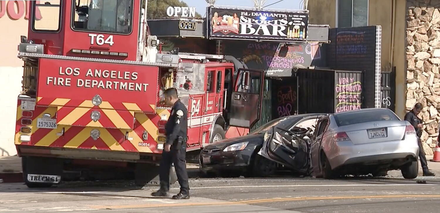 Source-feed image associated with Crash involving L.A. Fire Department truck sends 7 to hospital including firefighter