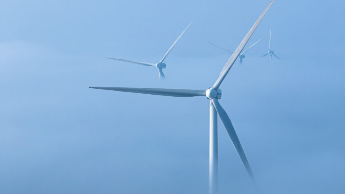 Image from linked report: Is solar's growth finally slowing in the US?