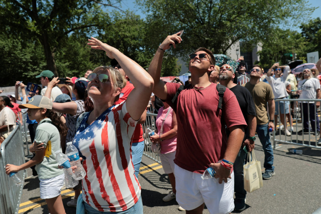 Source-feed image associated with Poll shows how extreme heat is changing Americans' lives