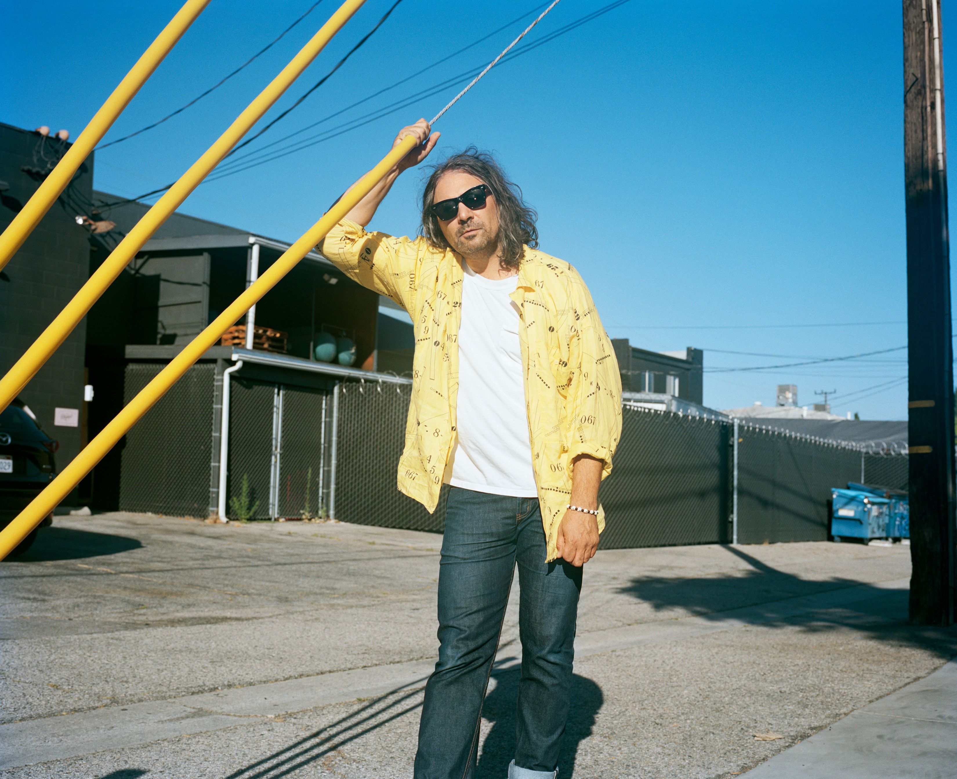 Source-feed image associated with Listen to the War on Drugs‘ First Song in Four Years