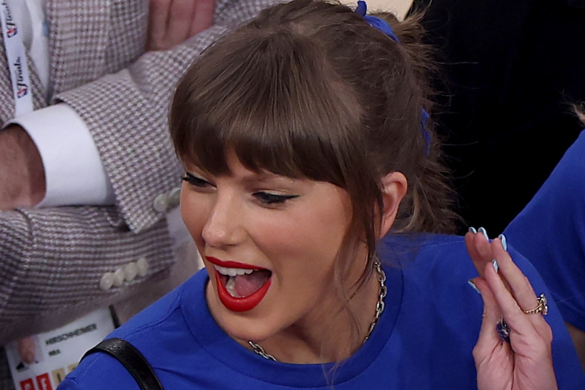 Source-feed image associated with Taylor Swift Attends NBA Finals at Madison Square Garden to Support the Knicks