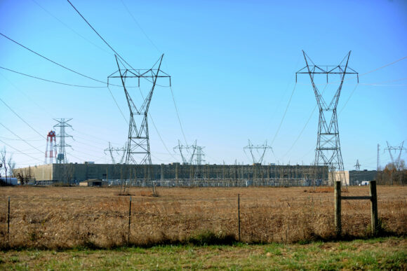 Source-feed image associated with Government to Turn Kentucky Uranium Plant into AI Data Center