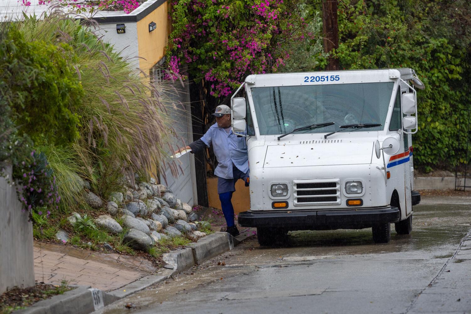Source-feed image associated with Los Angeles tops nation in dog attacks on postal workers, again