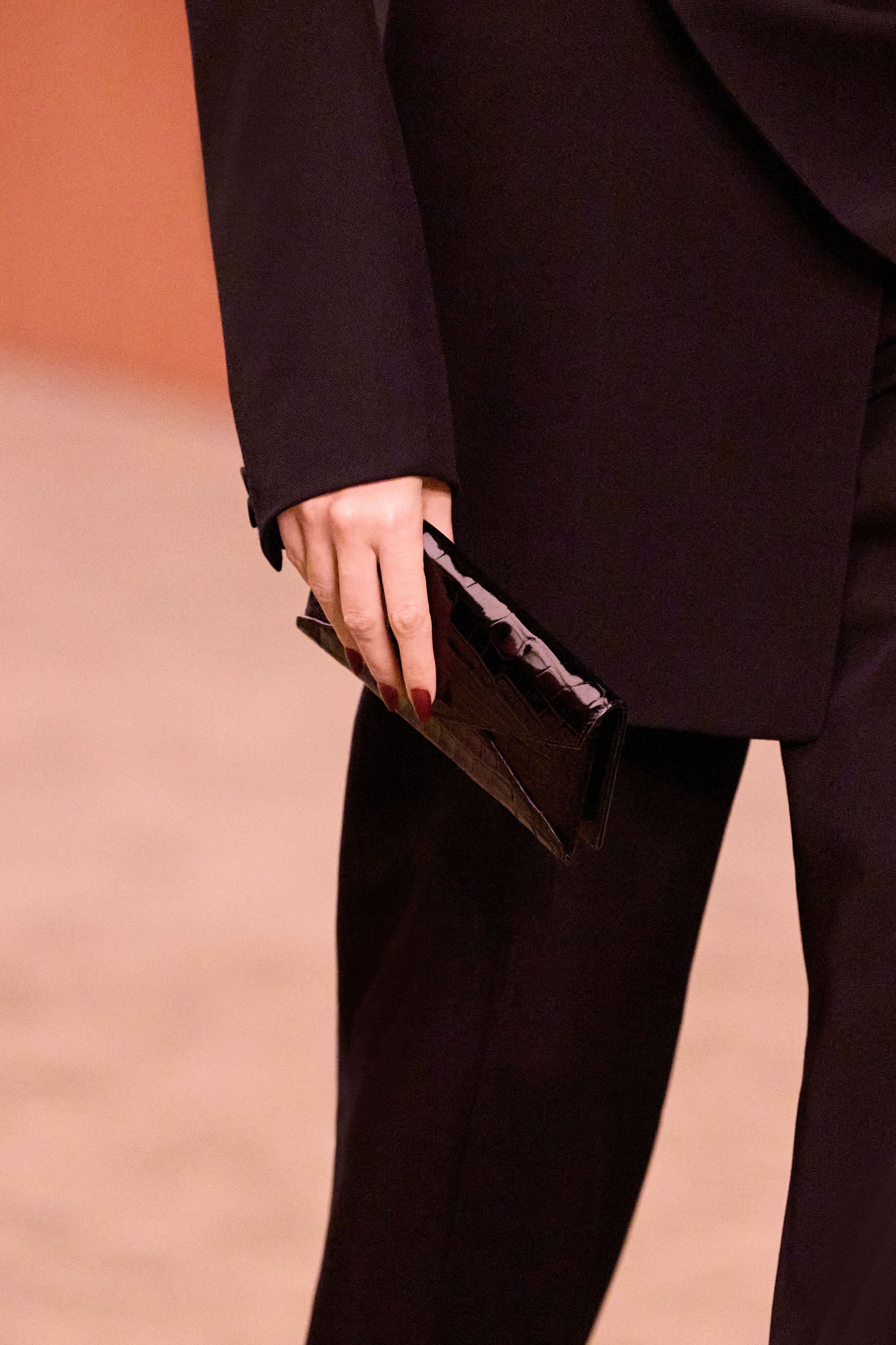 Source-feed image associated with Small Bag? No Worries, Says Liana Satenstein