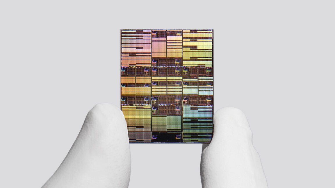 Source-feed image associated with IBM claims world’s first sub-1 nanometer chip technology