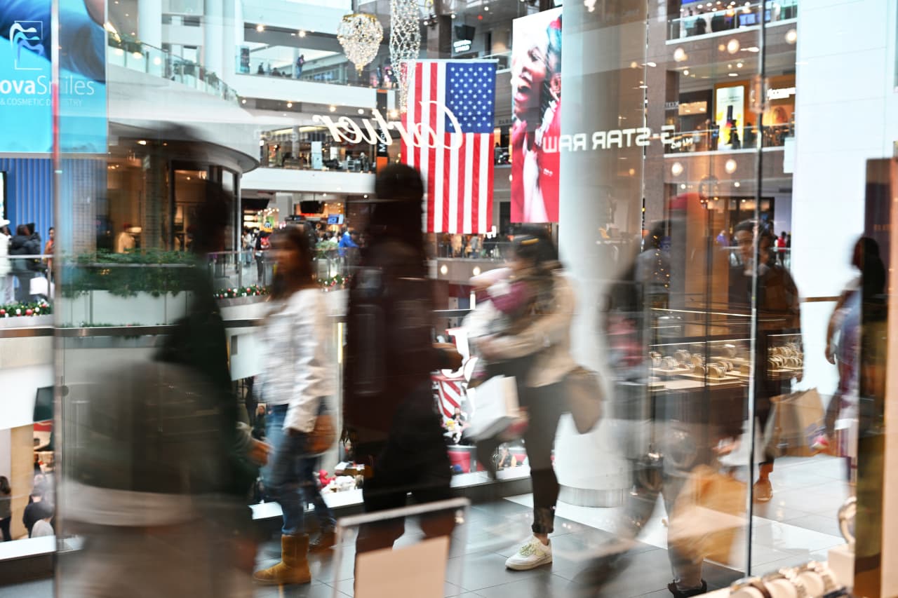 Source-feed image associated with Stock-market pessimists have one less reason to worry as shares of banks and retailers perk up