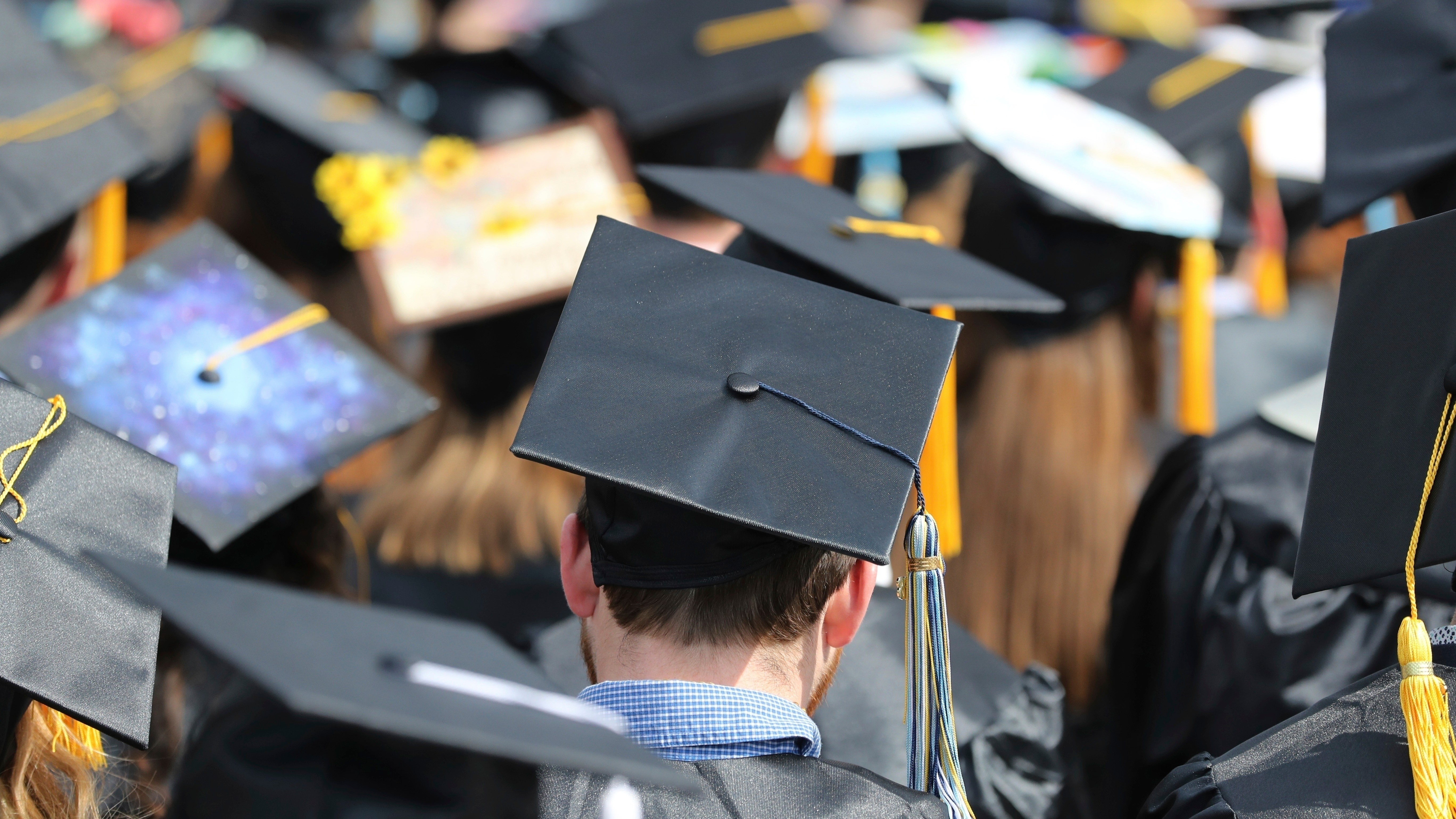 Source-feed image associated with Student loan borrowers can qualify for lower rates if they use autopay