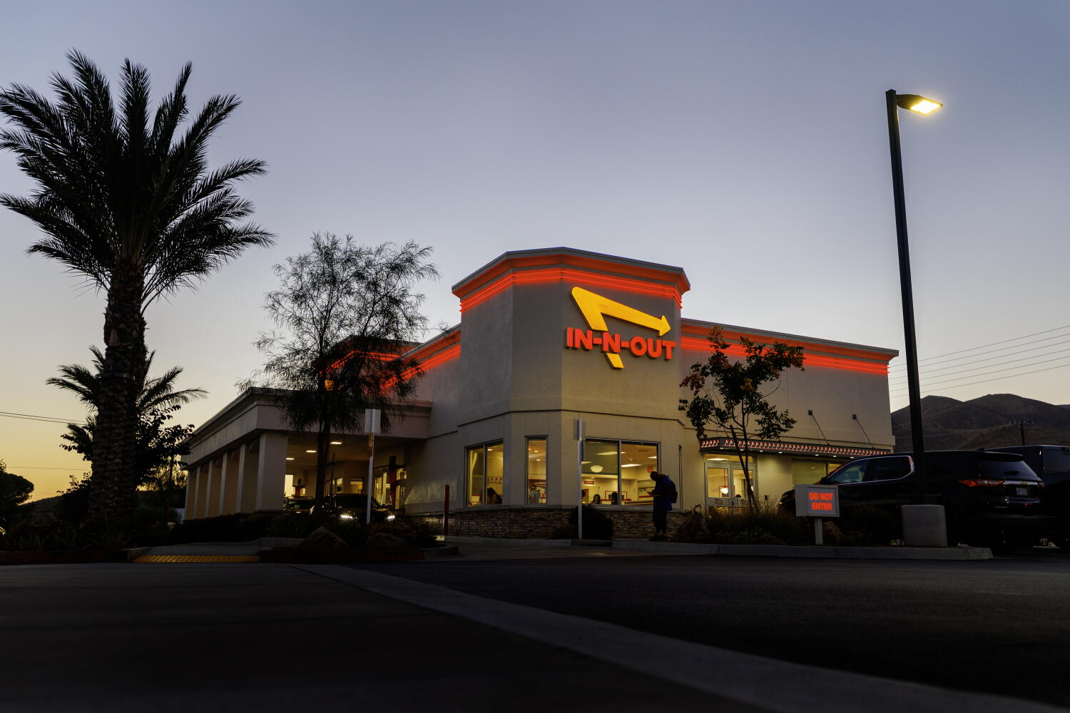 Source-feed image associated with In-N-Out makes tweaks to buns, salt and ketchup. Can you taste the difference?