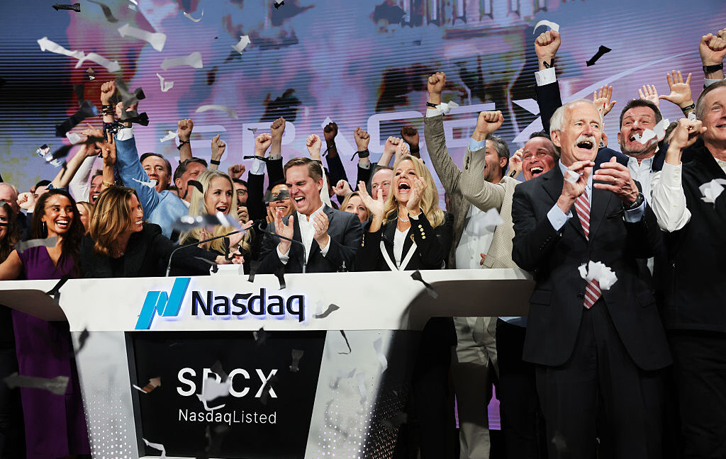 Source-feed image associated with Before SpaceX IPO, investors in China secretly acquired stakes