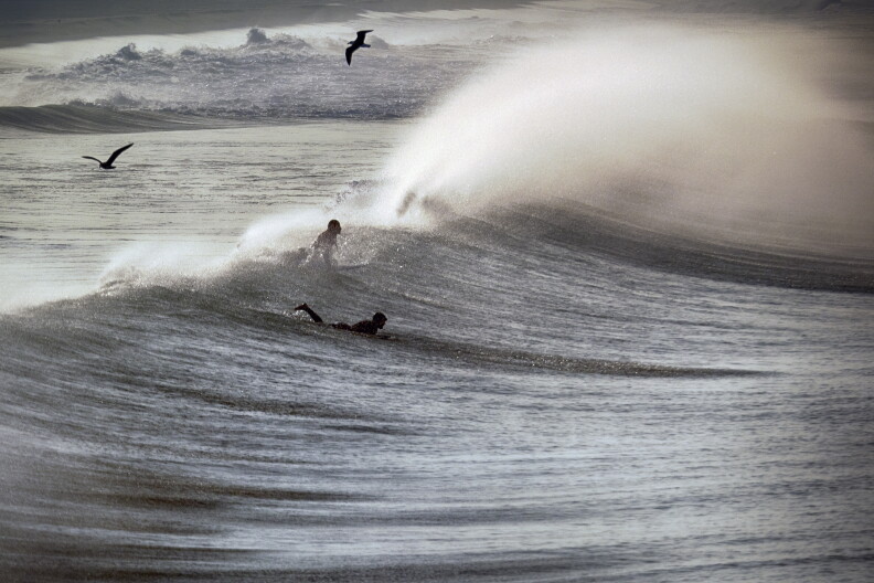 Source-feed image associated with Large south swell brings massive waves to SoCal beaches