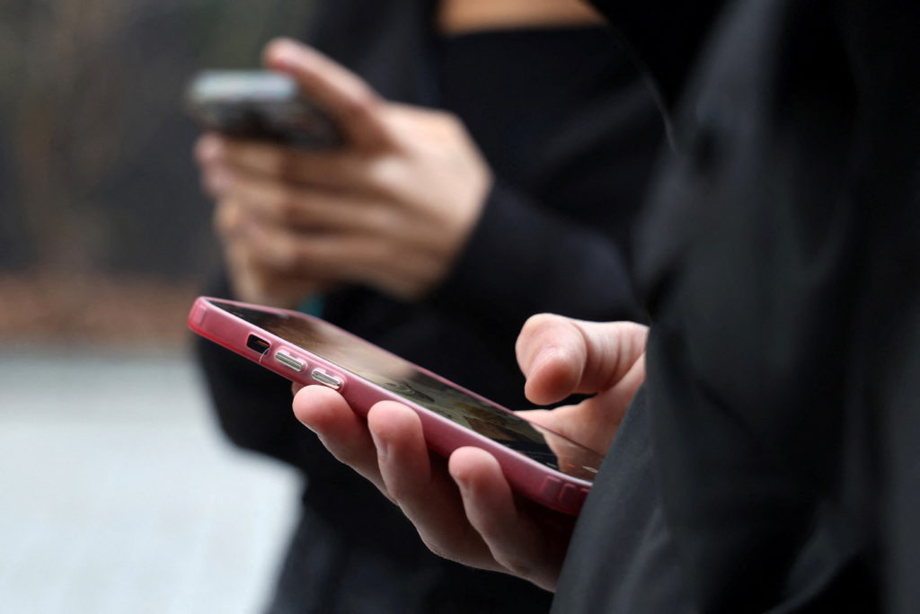 Source-feed image associated with Violators face hefty fines under new French law banning unsolicited telemarketing calls
