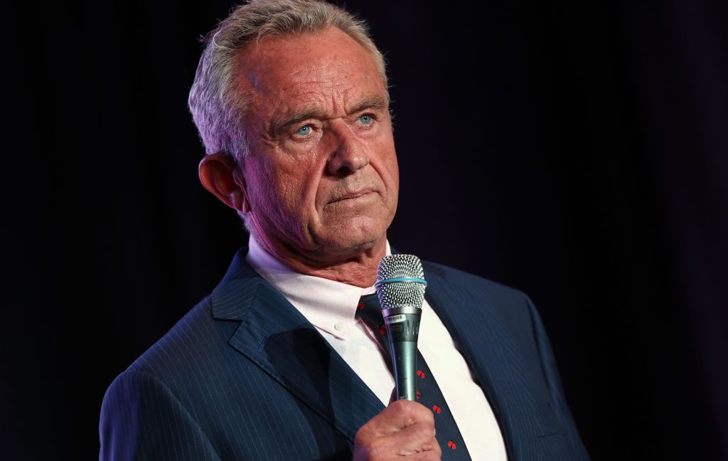 Source-feed image associated with RFK Jr. headlines sold-out anti-vaccine conference alongside Andrew Wakefield