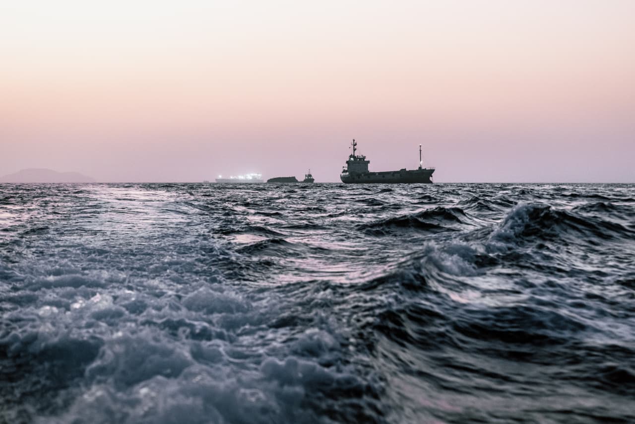 Source-feed image associated with U.S. oil prices fall below $74 a barrel on 60-day pause on Iranian oil sanctions