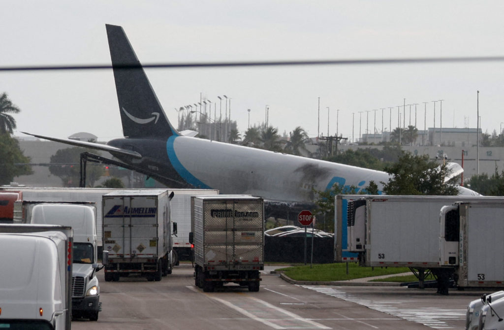Source-feed image associated with At least 5 dead after Amazon cargo plane barreled off runway at Miami airport