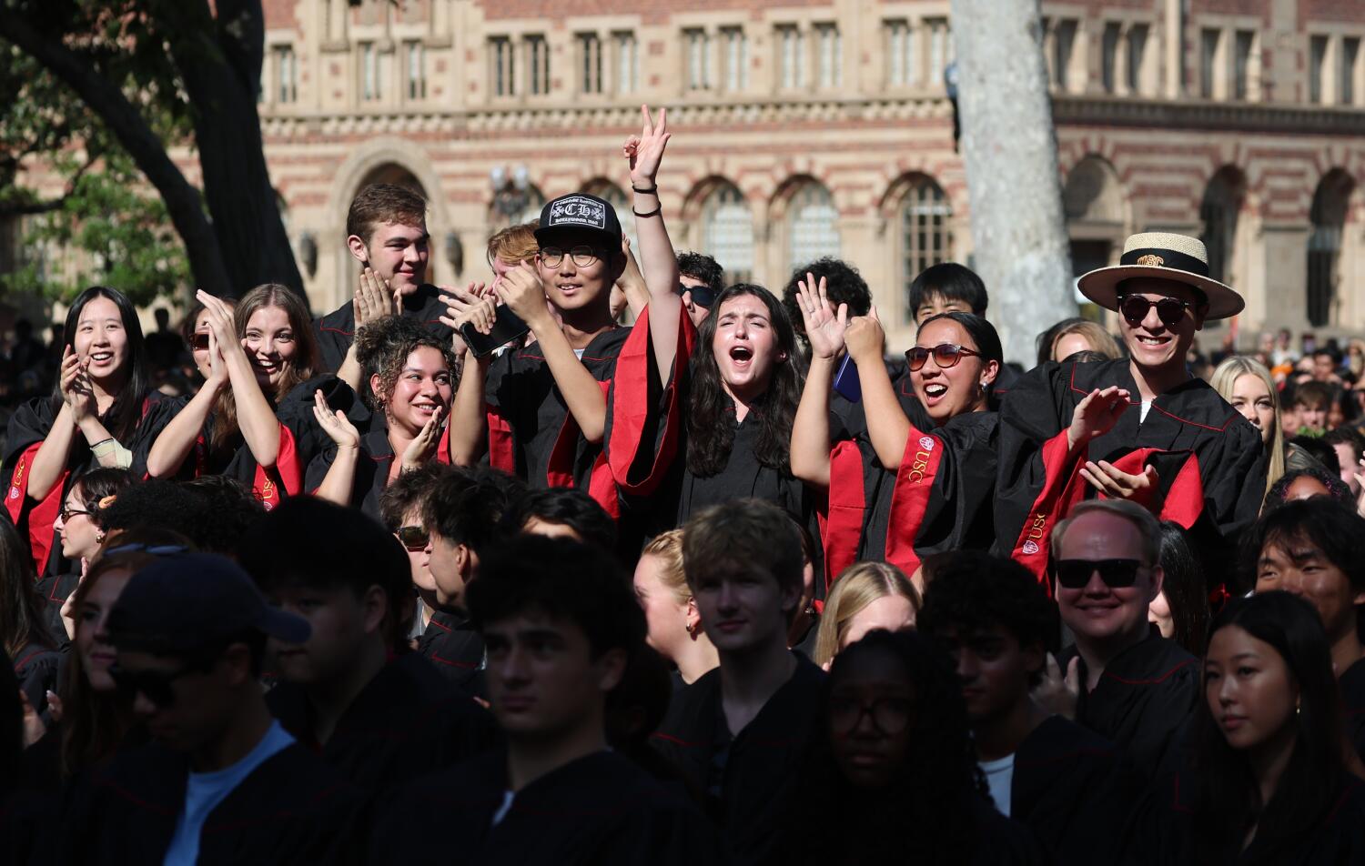 Source-feed image associated with Pomp and tuition dollars at work: USC convocation is more emotional for parents than freshmen