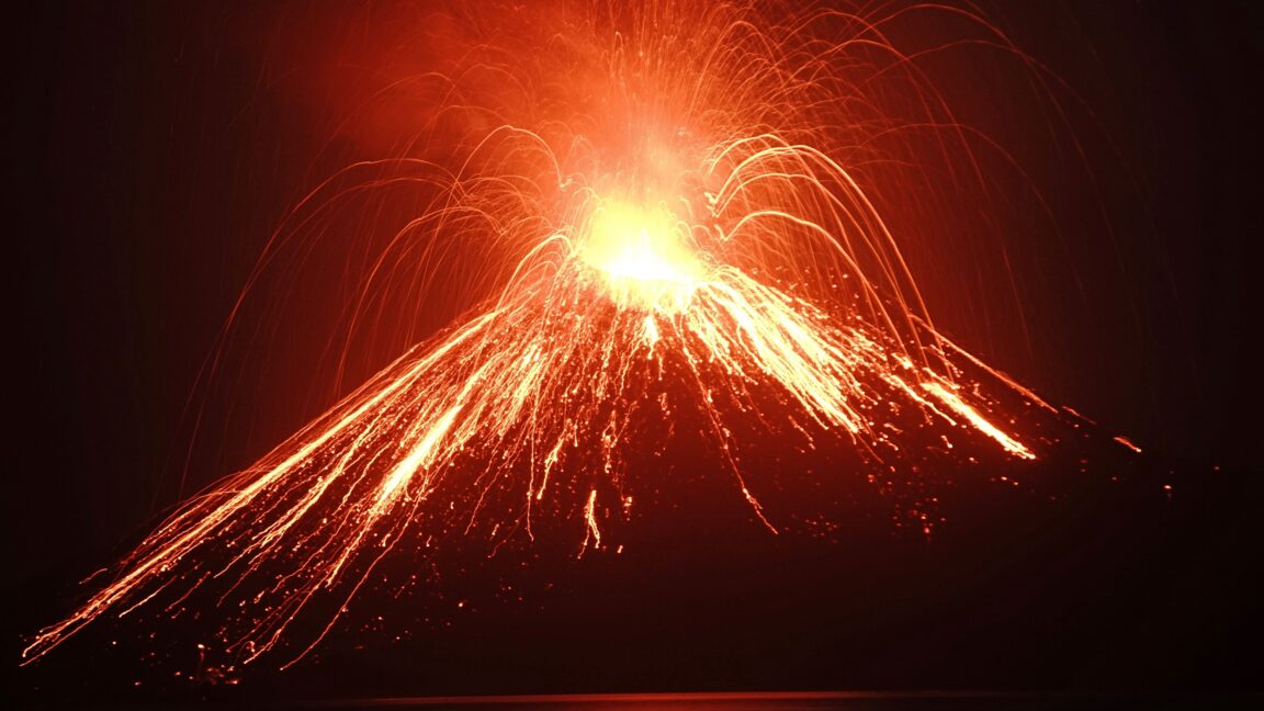 Source-feed image associated with Volcanoes that made history