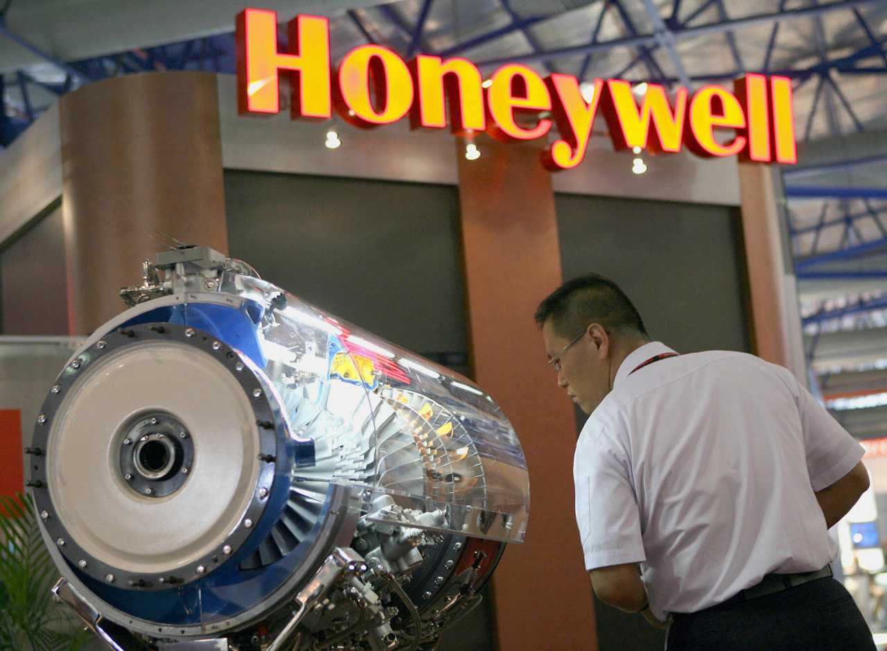 Source-feed image associated with Honeywell Aerospace lands in Wall Street’s ‘penalty box’ after gloomy guidance triggers 23% stock selloff