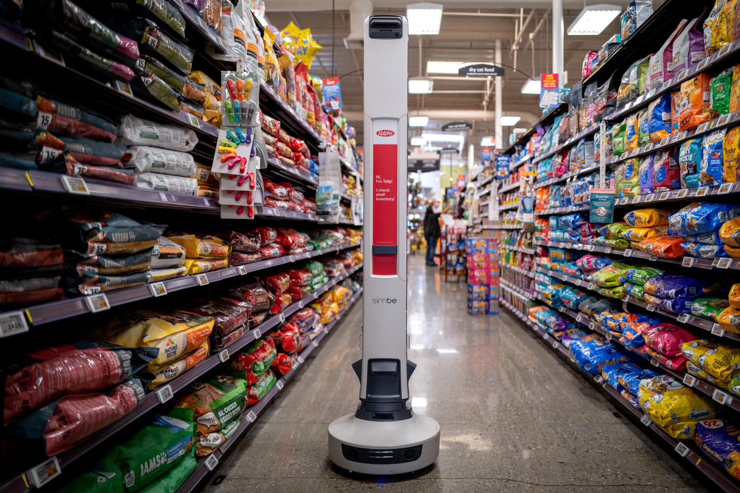 Image from linked report: AI robots are roaming L.A. grocery store aisles. Shoppers and workers are worried