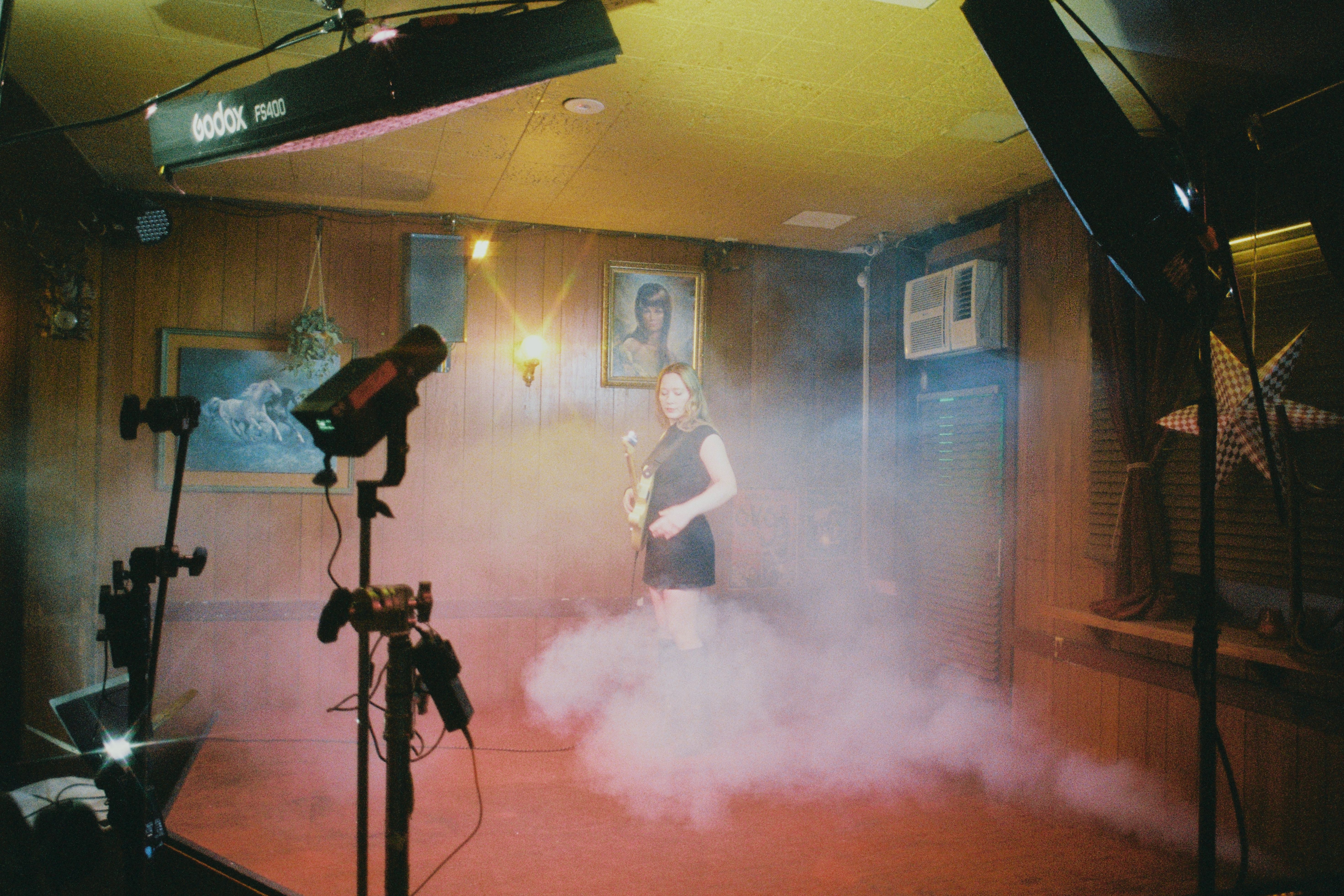 Source-feed image associated with Julia Jacklin Signs to 4AD, Lines Up 2026 and 2027 Tour Dates