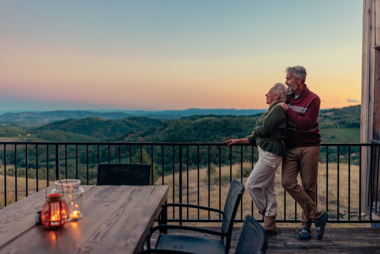 Source-feed image associated with Want to splurge on travel in retirement? Here’s how to plan for it.