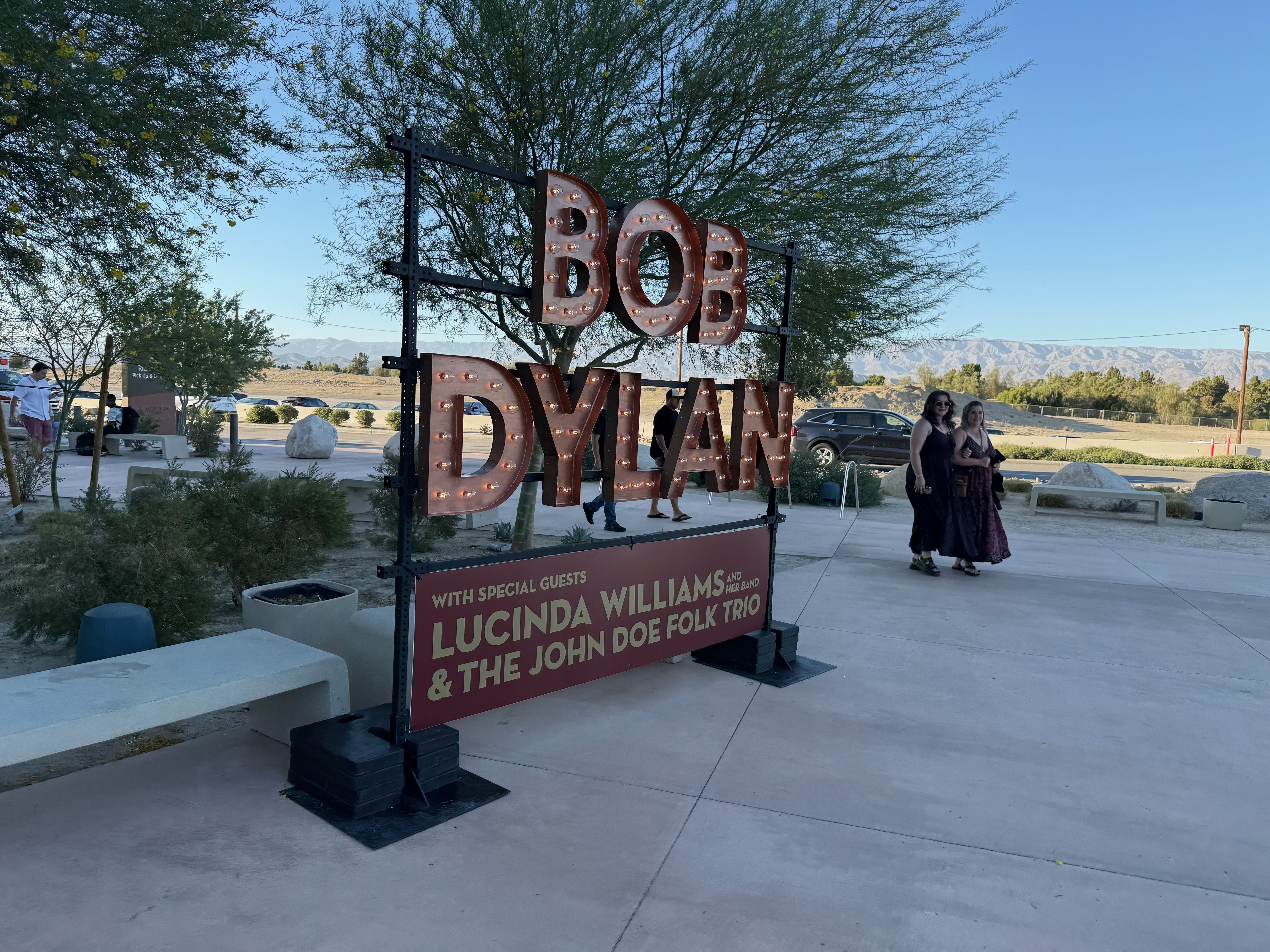 Source-feed image associated with Bob Dylan Erects a Watchtower in the Desert With Moody, Magisterial Show at Palm Springs’ Acrisure Arena: Concert Review