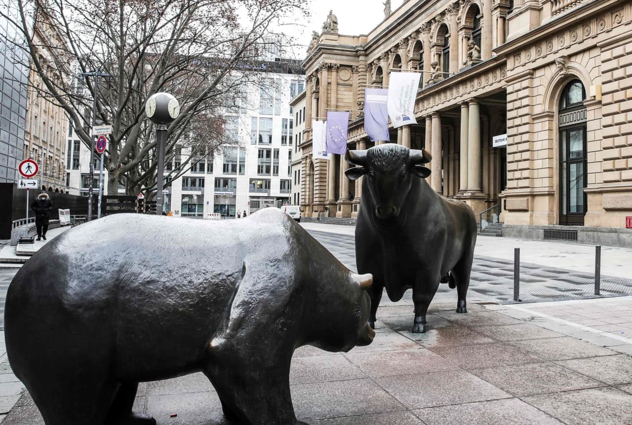 Source-feed image associated with How to profit from September stock-market weakness