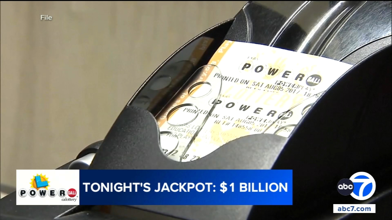 Source-feed image associated with Powerball player in Illinois wins $1 billion lottery jackpot