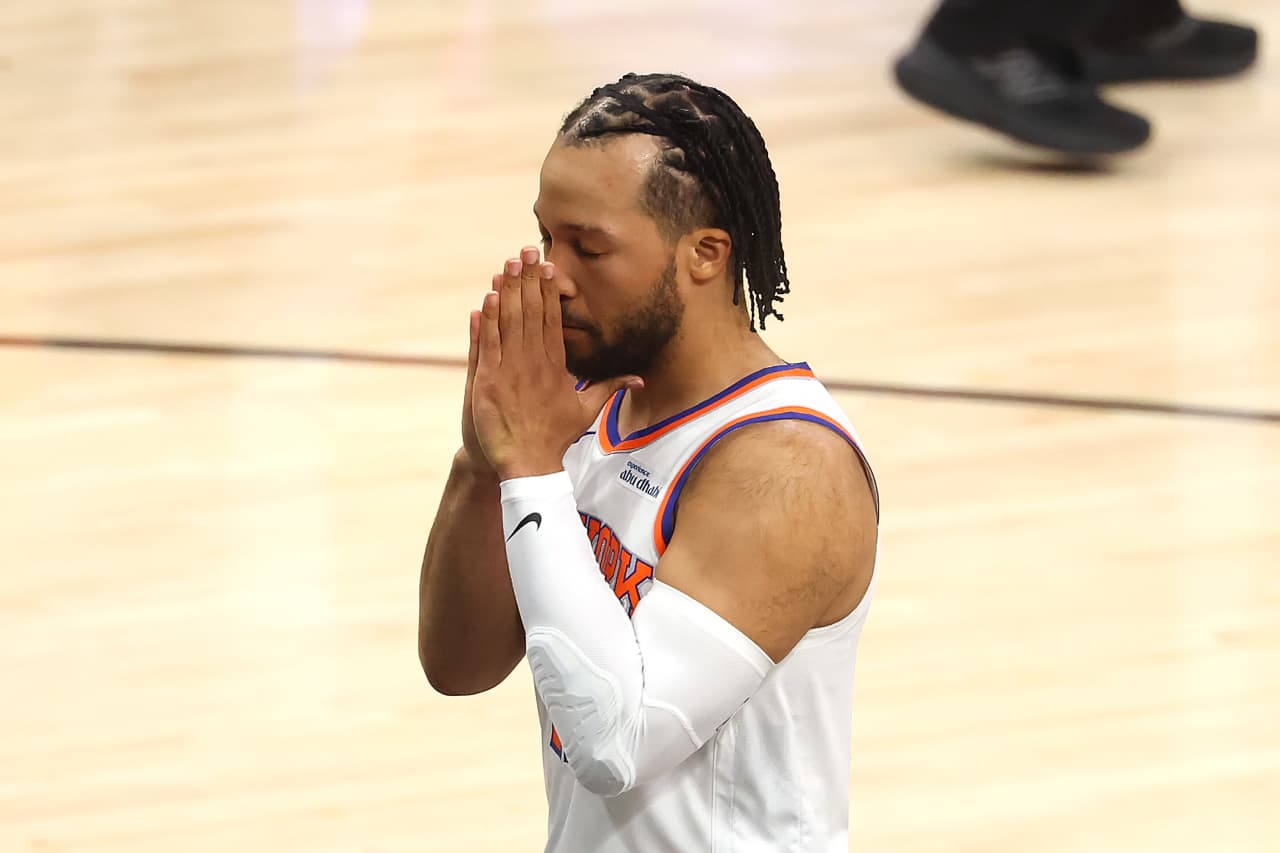 Source-feed image associated with Knicks ticket prices plunge more than 50% ahead of Game 3 at MSG — but not just because Trump’s going