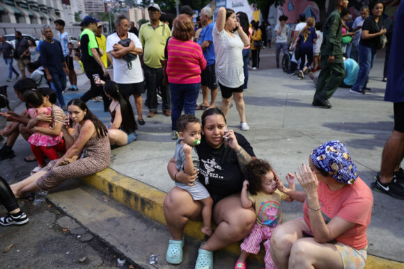 Source-feed image associated with Venezuela Seeks Quake Survivors as Death Toll Hits 589