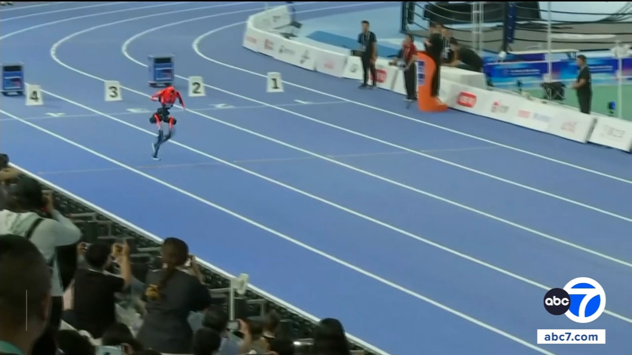 Source-feed image associated with Chinese humanoid robots smash human records in 100m sprint and high jump at Beijing robot games