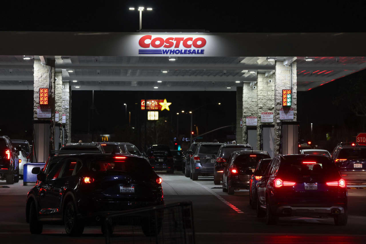 Source-feed image associated with Costco gas demand hits records, as shoppers try to stay ahead of future price spikes