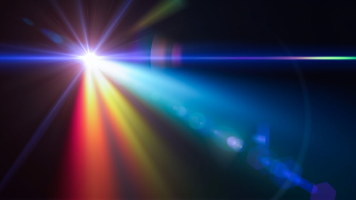 Source-feed image associated with What happens when you try to chop a photon in half?