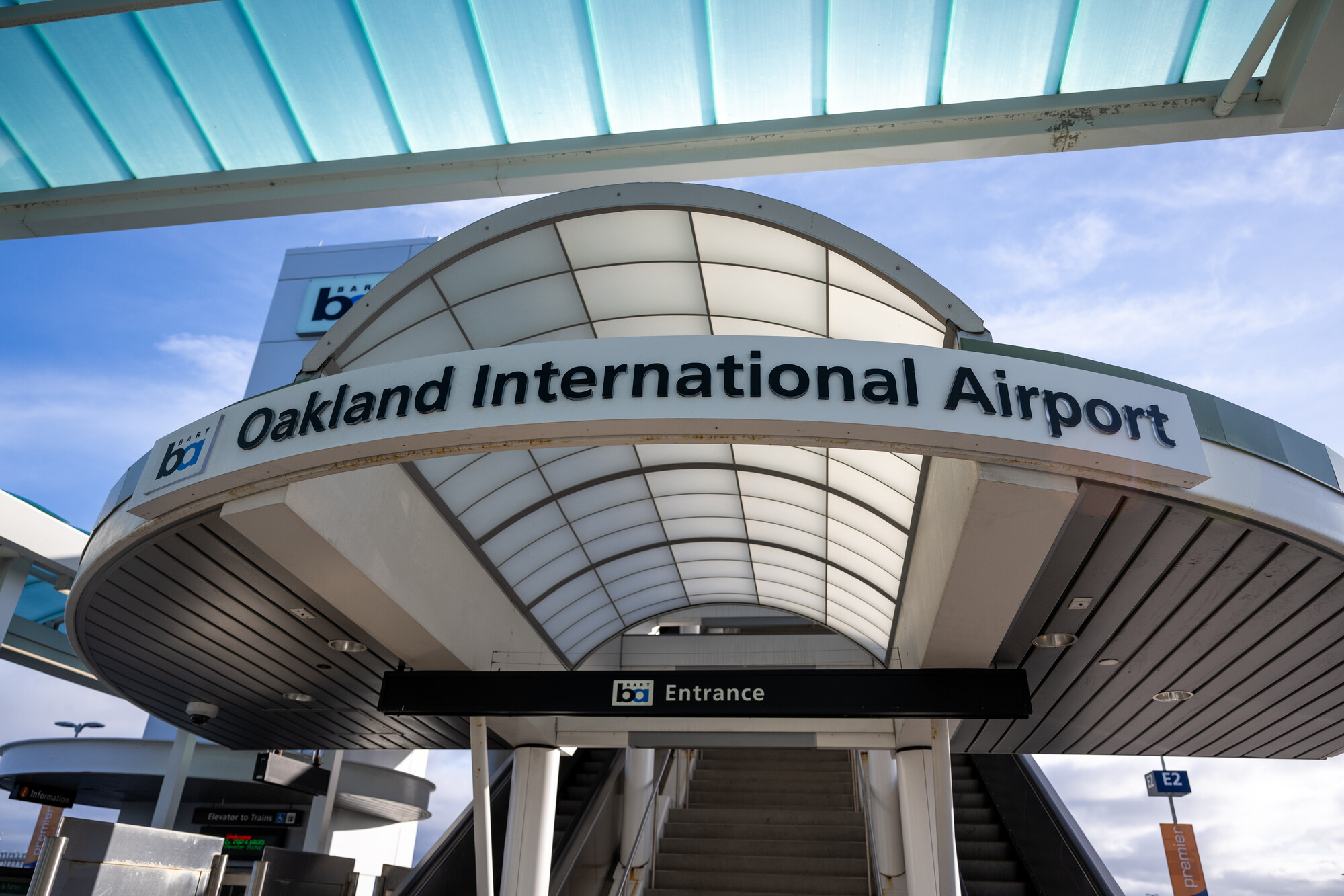 Image from linked report: Oakland Airport to Adopt Mandate Clearing Path for More Workers to Unionize