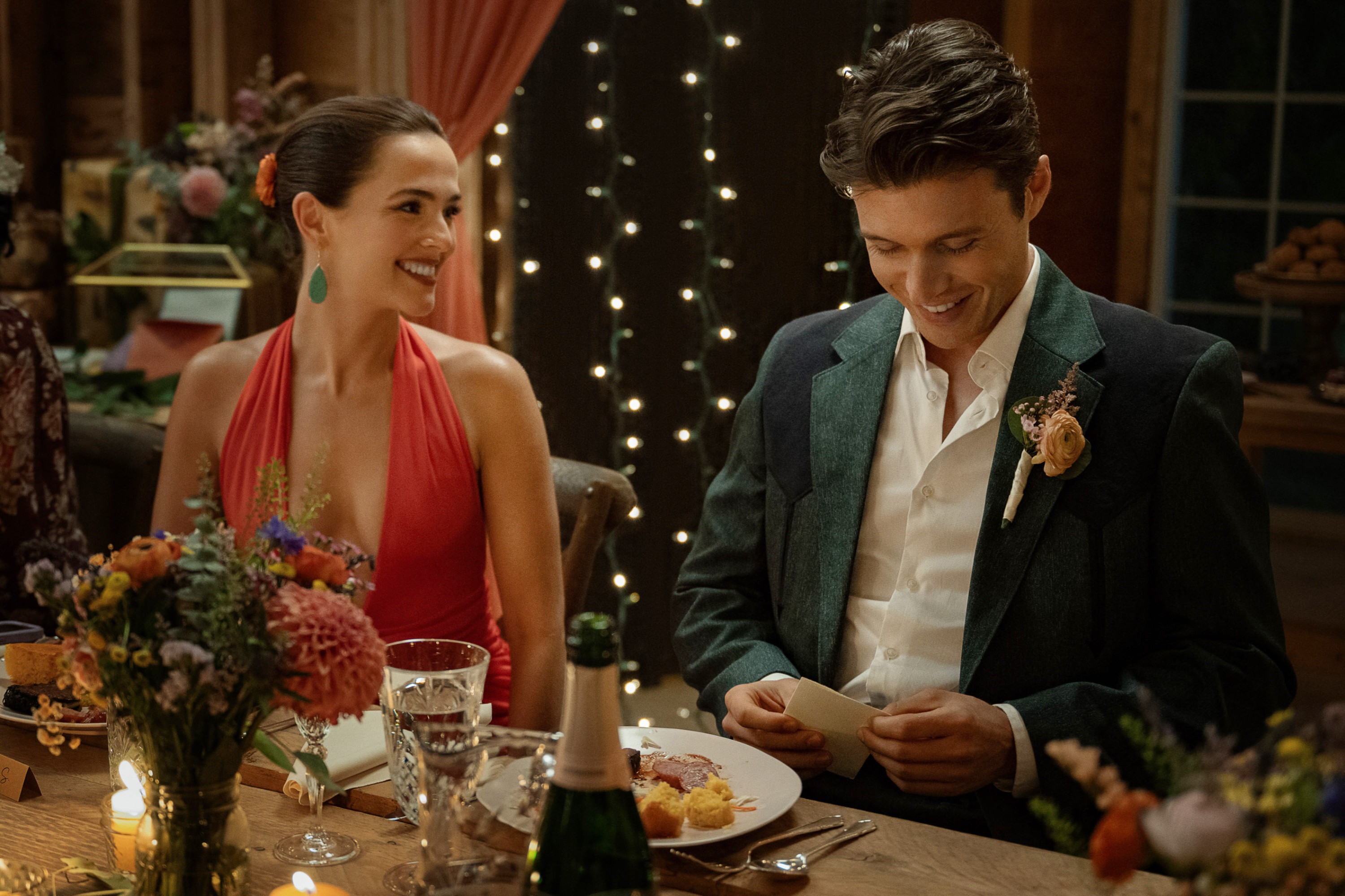 Source-feed image associated with ‘Voicemails for Isabelle’ Review: Zoey Deutch and Nick Robinson Give a Hard-Sell Romcom Premise the Hard Sell
