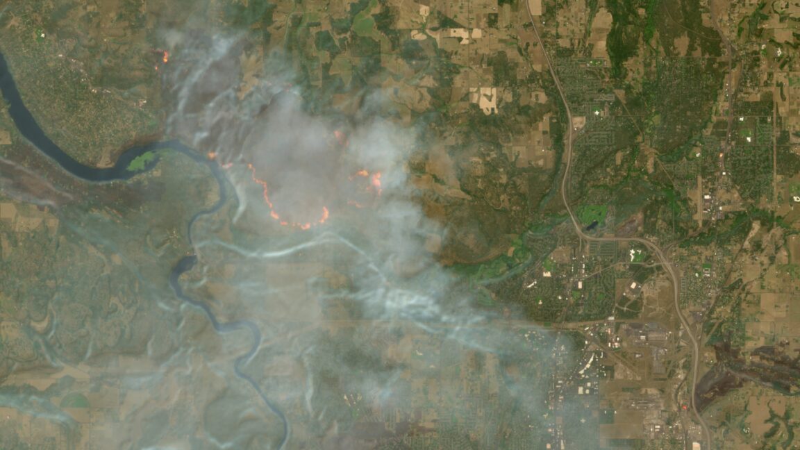 Source-feed image associated with Europe's free satellite service just made it easier to track wildfires